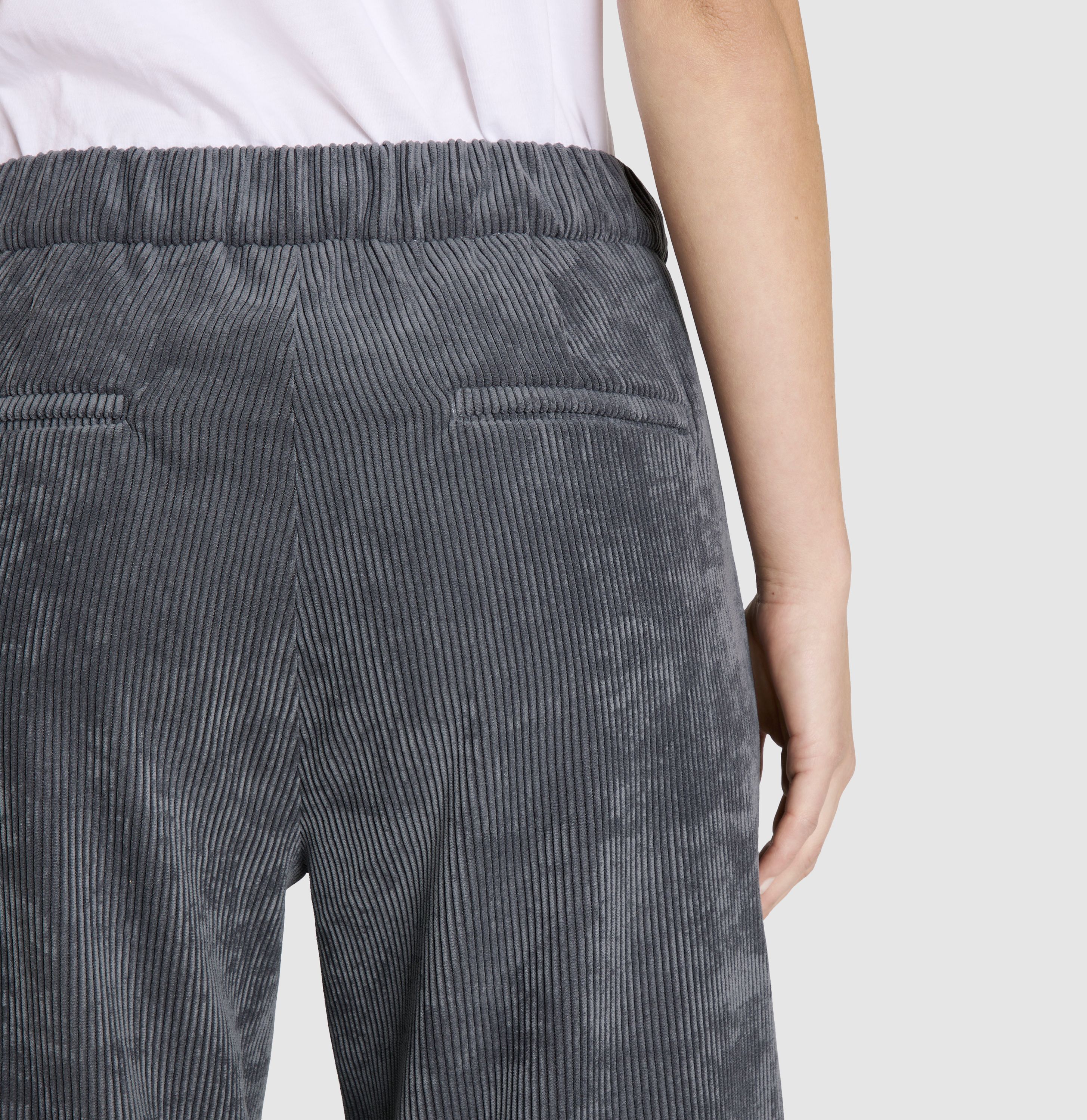 MAC JEANS - CHIARA, Fluid corduroy - Wide Fit - 3051-00-0410L-074 - grau
